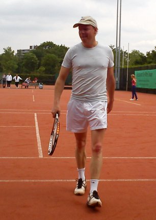 Tennis Eelko in verwassen shirt